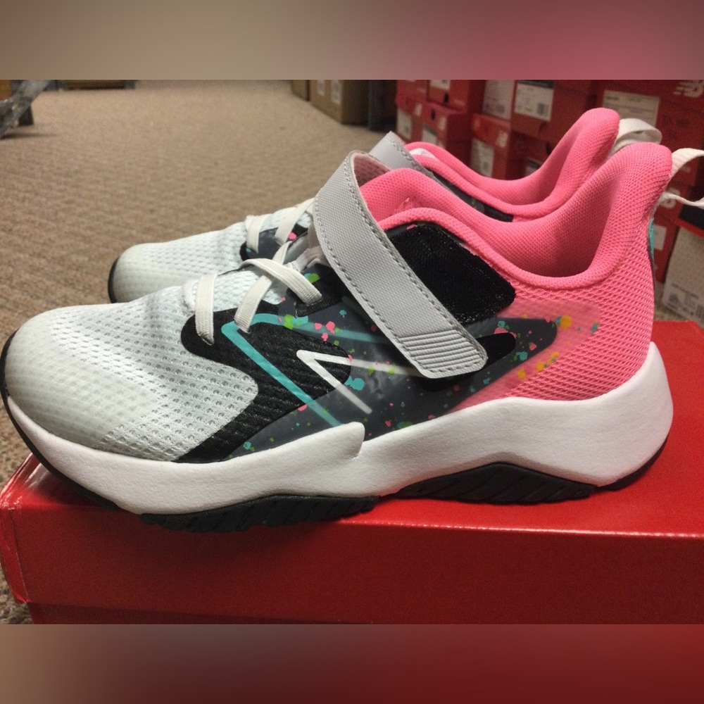 New Balance Rave Run Grey/Pink MEDIUMS